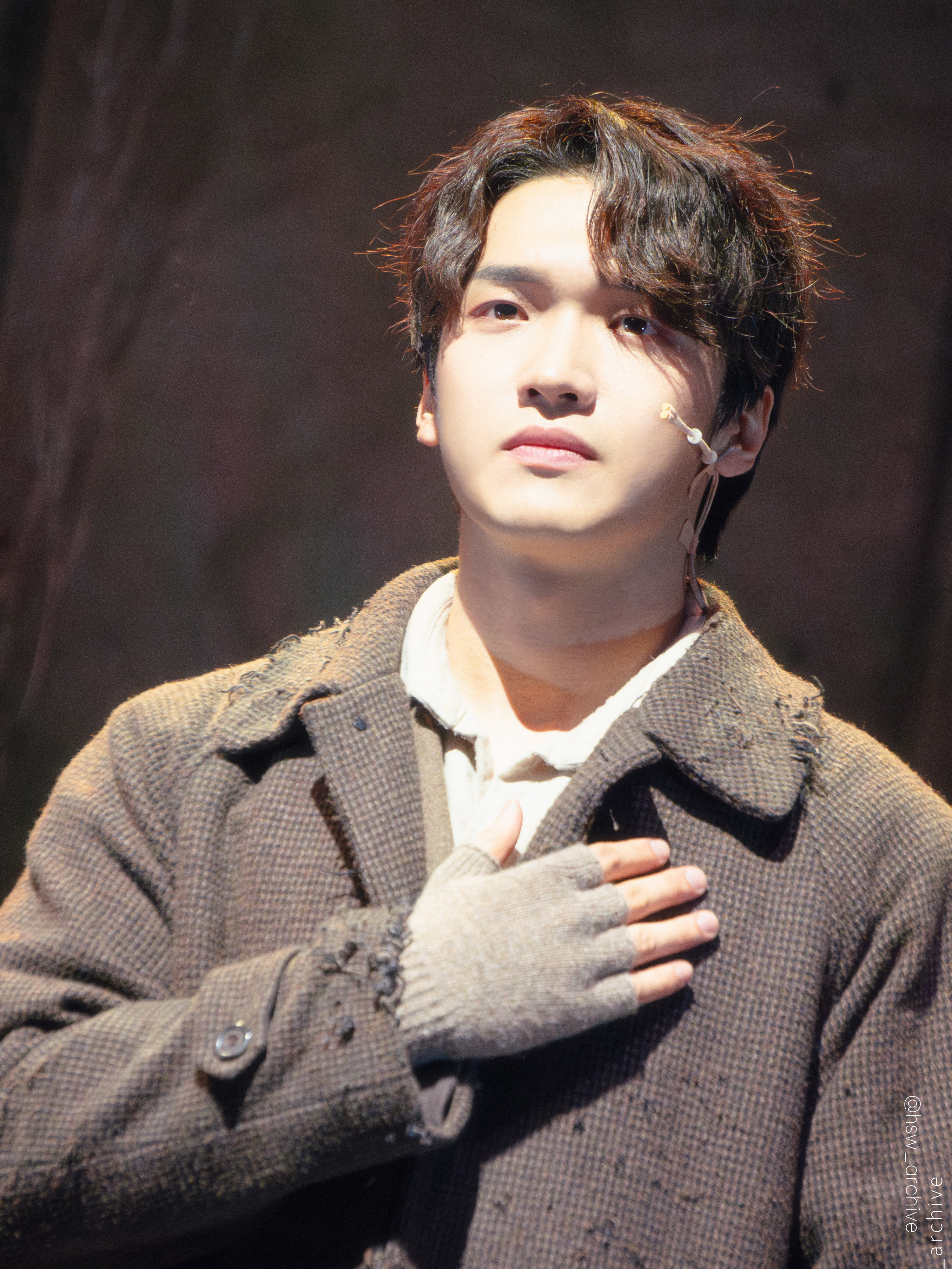 데카브리 아카키 01